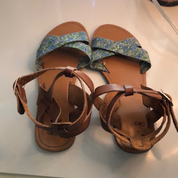 Sandals - Picture 3 of 4